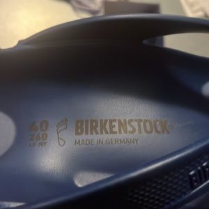 ***New Birkenstock EVA Honolulu Size 40 Navy OR Black